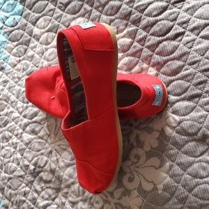 TOMS Red Flats